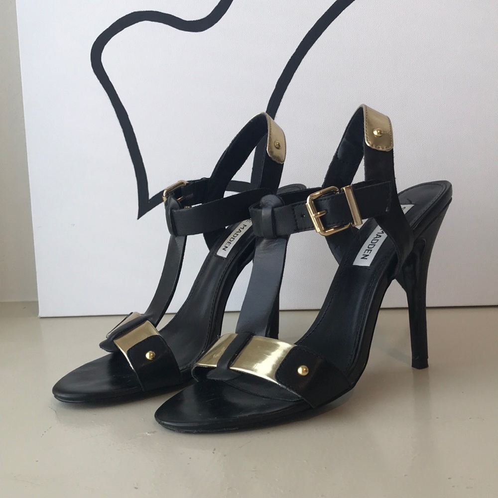 Steve Madden Reya Black and Gold heels